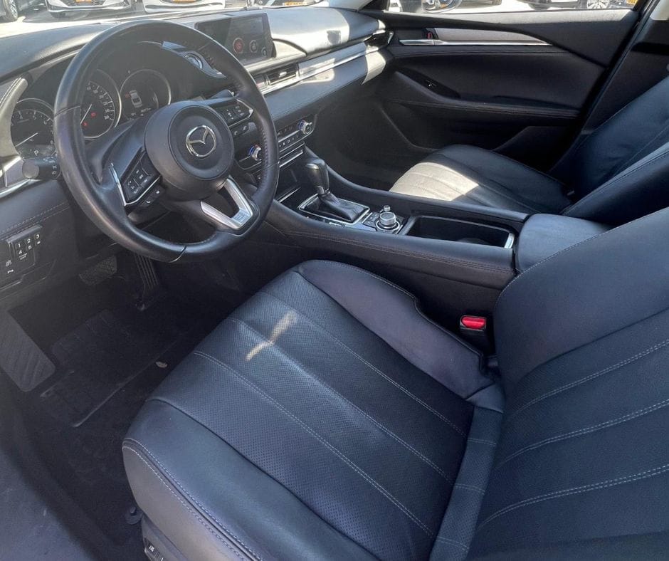 יד שניה מאזדה 6 שנת 2020 גימור LUXURY פנים הרכב