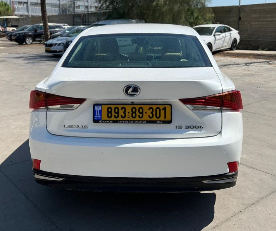 לקסוס Is300h יד שניה
