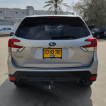 חלק אחורי של סובארו פורסטר (Subaru Forester) שנתון 2020