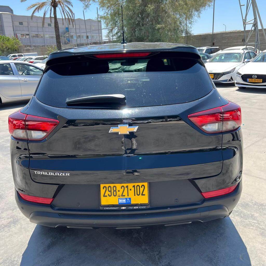 חלק אחורי של שברולט LS 2021