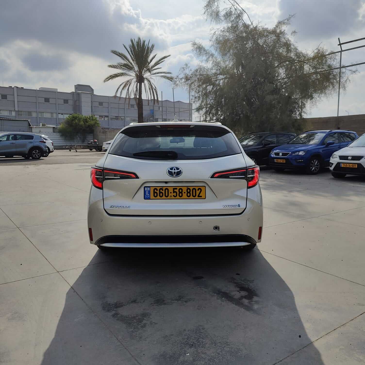 תא מטען טויוטה כסופה 2021 יד שניה
