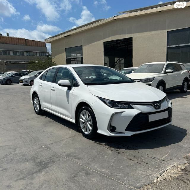 קורולה 2025 לבנה דופן ימין