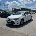 קורולה 2025 לבנה ראשי