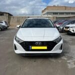 יונדאי i20 2023 לבנה - צד קדמי