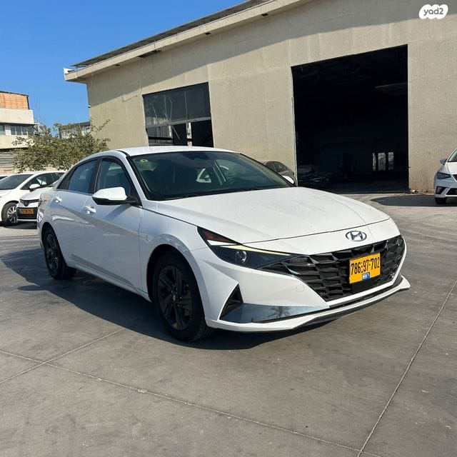 יונדאי אלנטרה 2022 לבנה חזית ימין