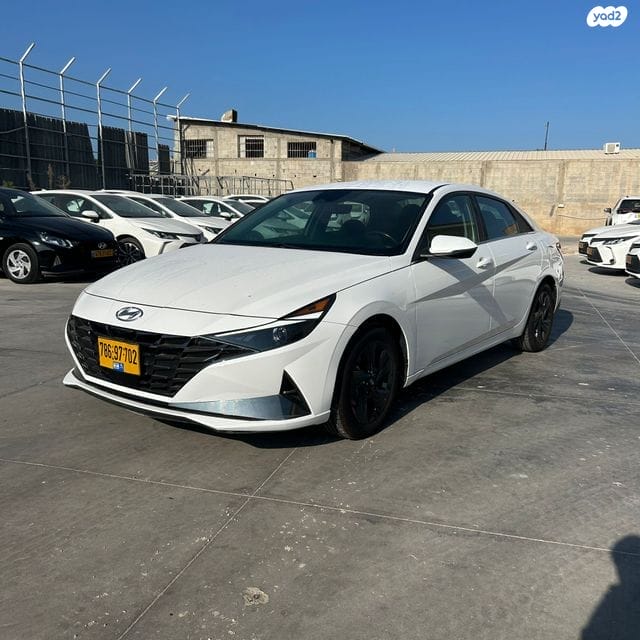 יונדאי אלנטרה 2022 לבנה חזית שמאל