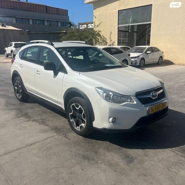 סובארו XV 2015 לבנה חזית ימין