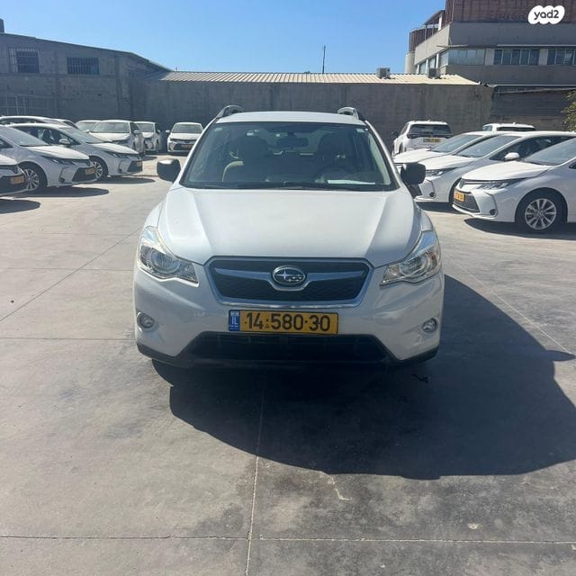סובארו XV 2015 לבנה חזית