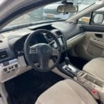 סובארו XV 2015 לבנה תא נהג