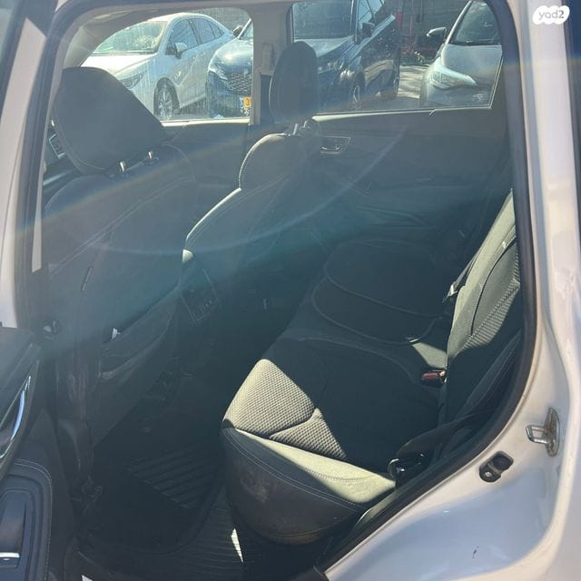 סובארו פורסטר שנת 2021 תא נוסעים